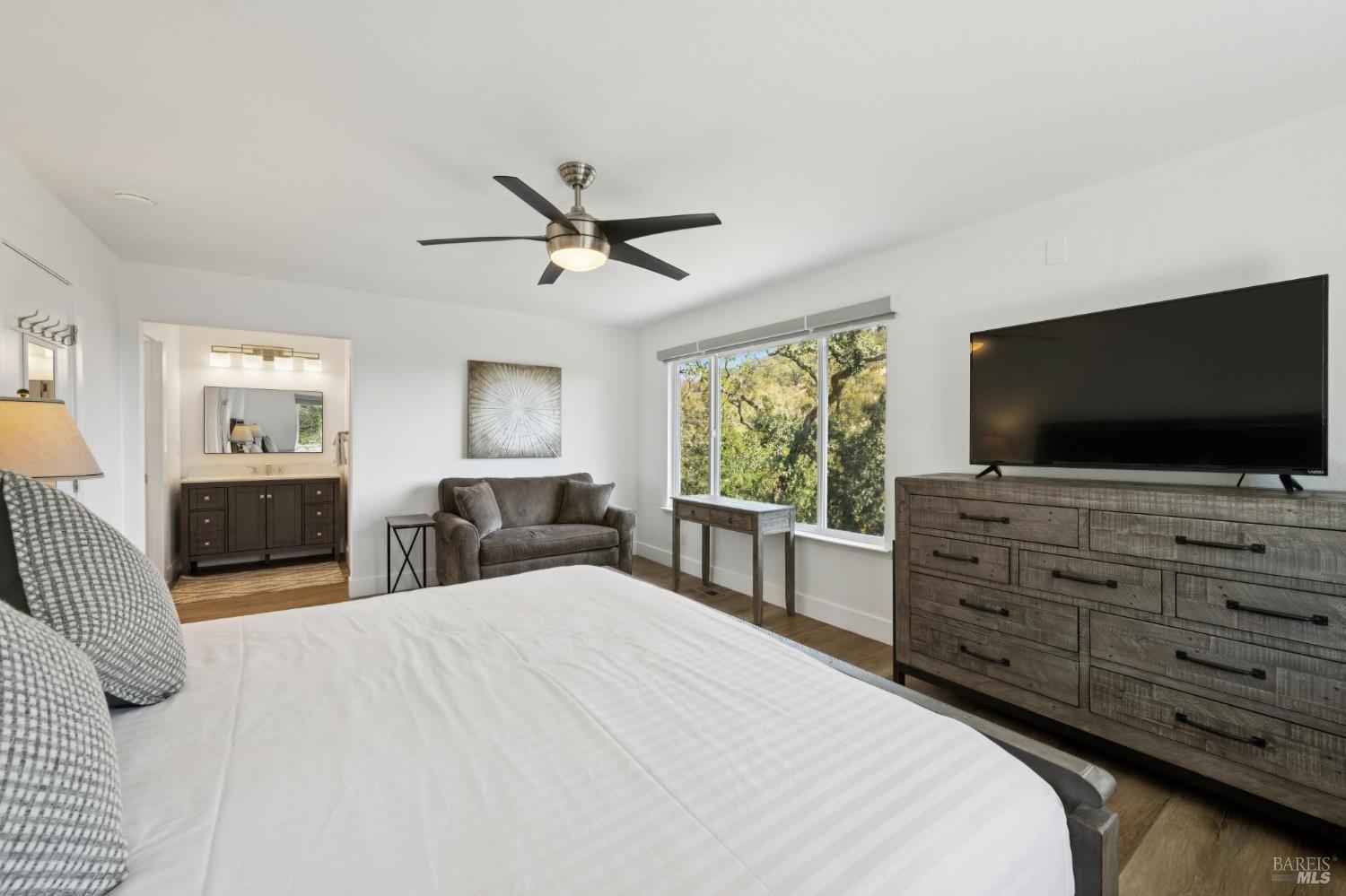 14072 Arnold Drive Glen Ellen CA 95442