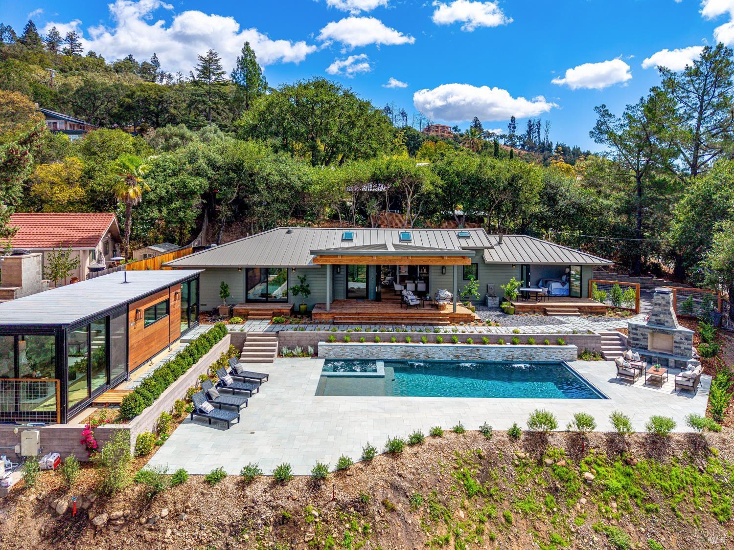 104 Camino Vista St. Helena CA 94574