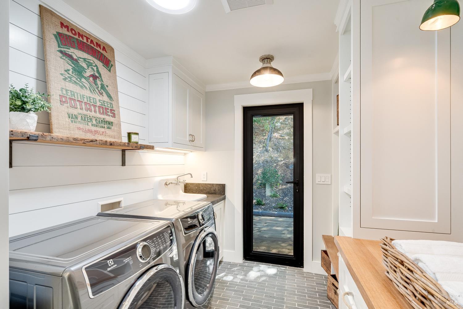 104 Camino Vista St. Helena CA 94574