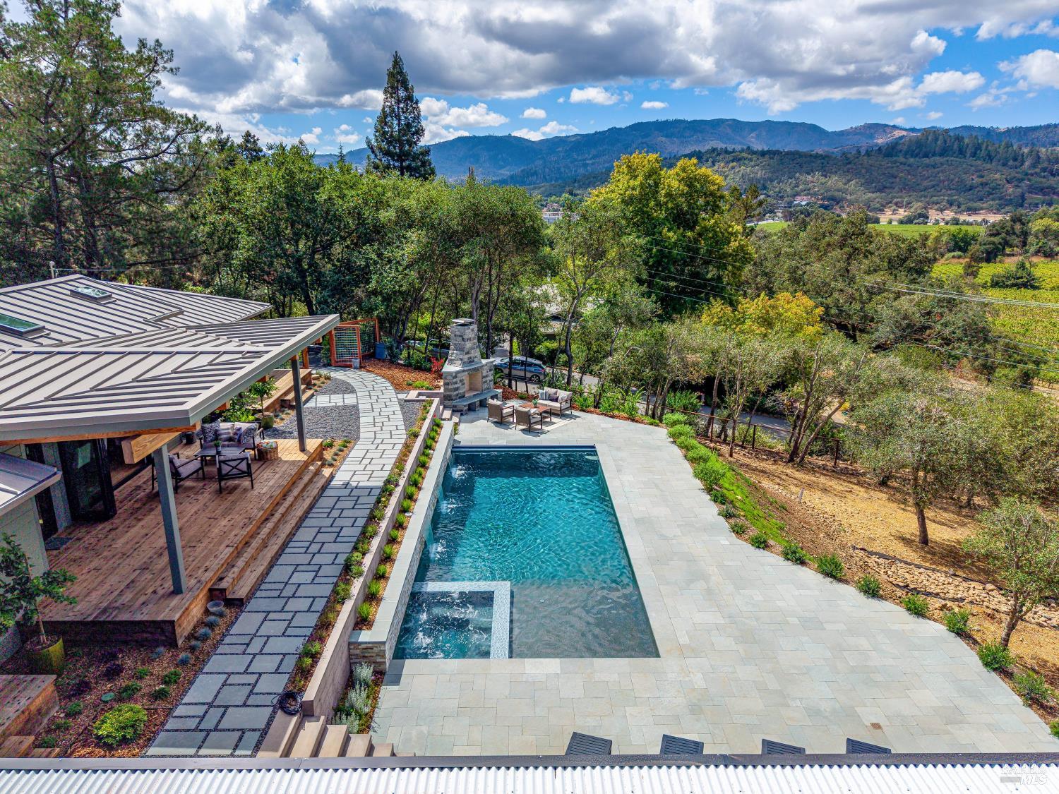 104 Camino Vista St. Helena CA 94574