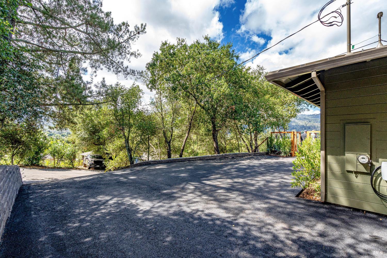 104 Camino Vista St. Helena CA 94574