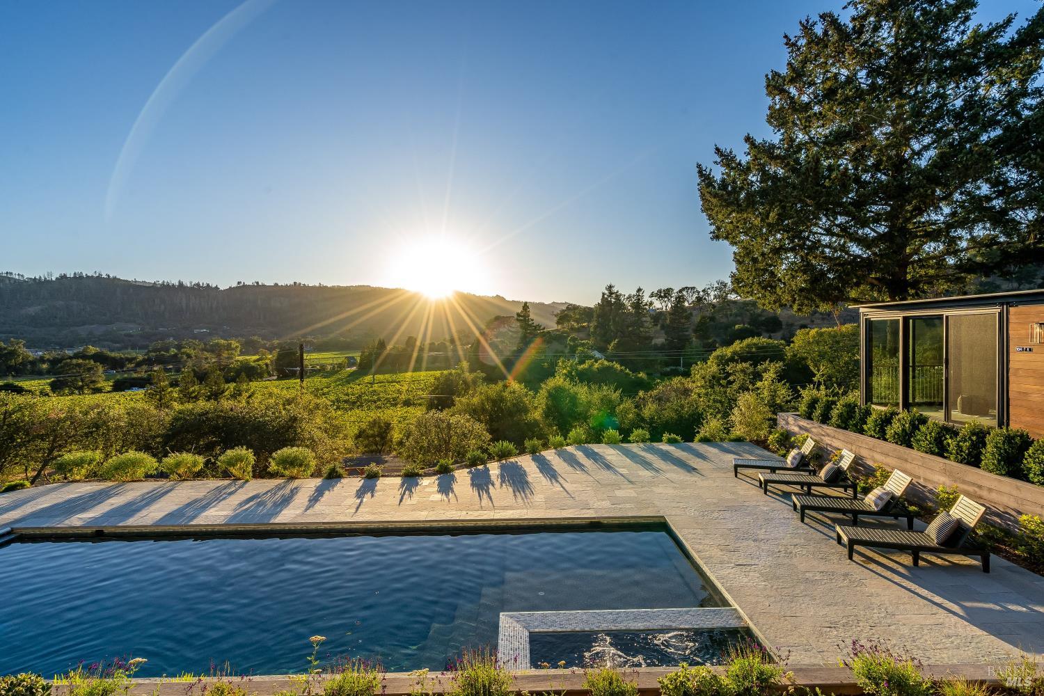 104 Camino Vista St. Helena CA 94574