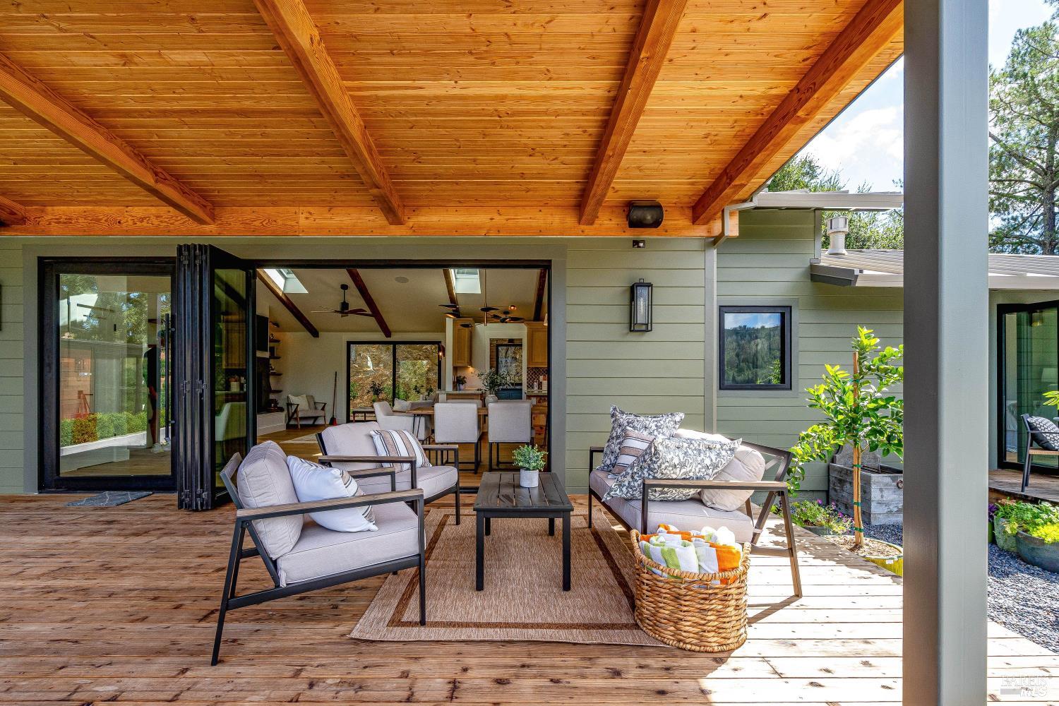 104 Camino Vista St. Helena CA 94574