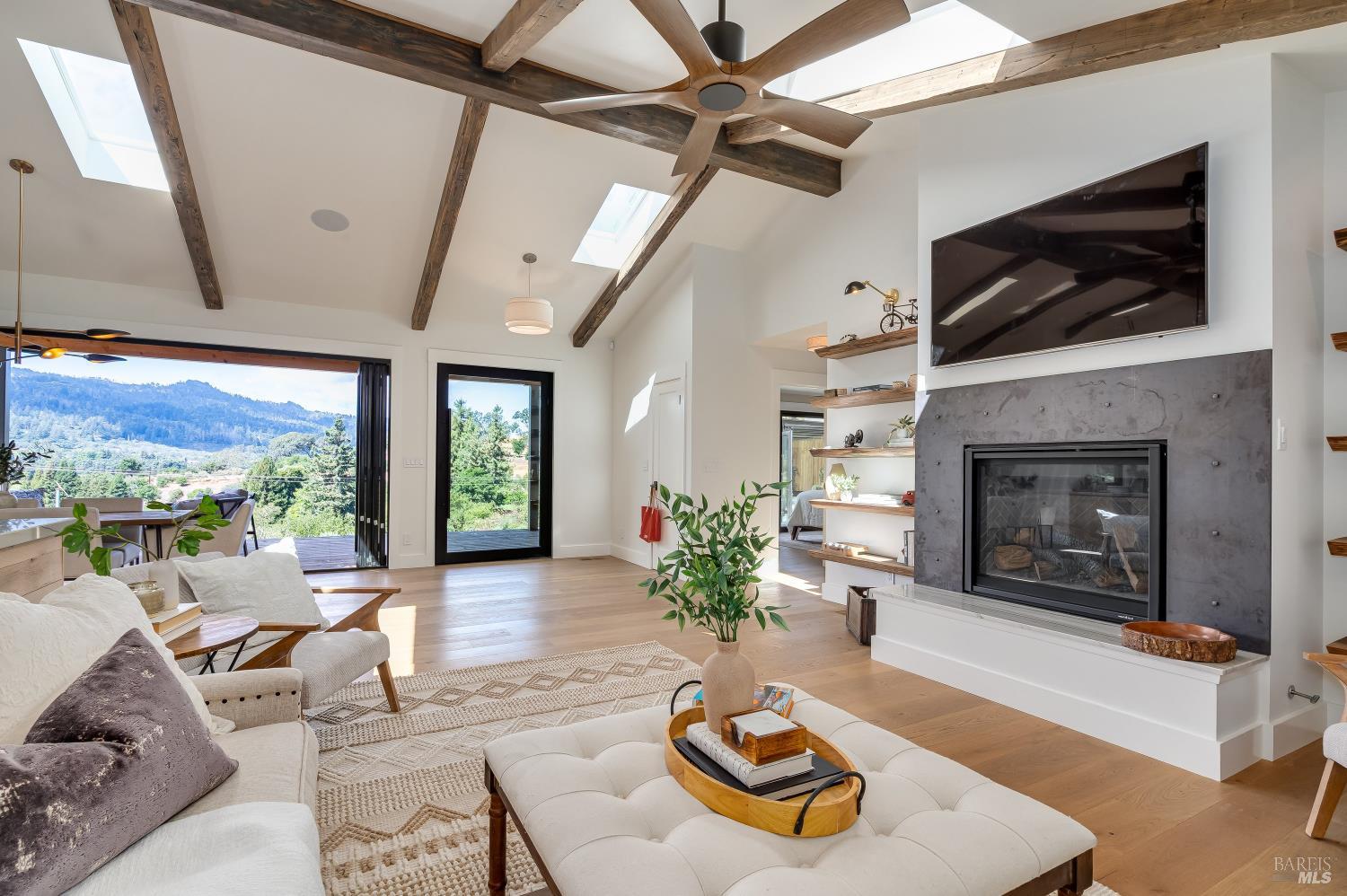 104 Camino Vista St. Helena CA 94574