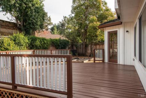 7036 Edinburgh Court Windsor CA 95492