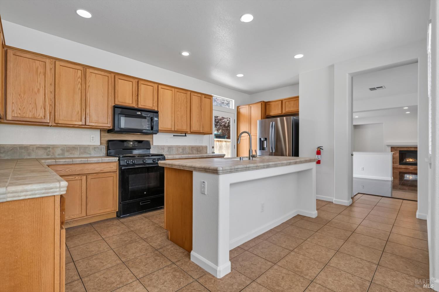 2351 Tedeschi Drive Santa Rosa CA 95403