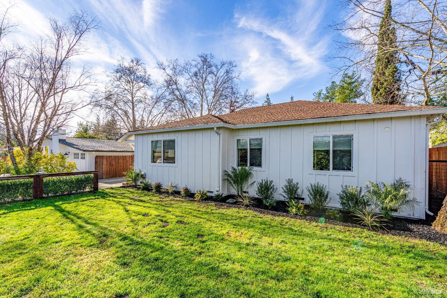 1133 Oak Avenue St. Helena CA 94574