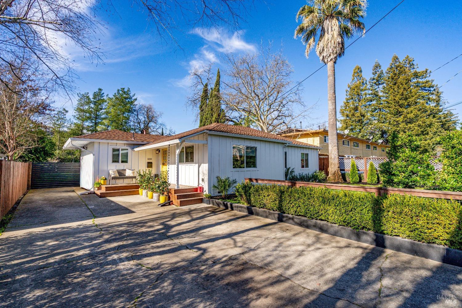 1133 Oak Avenue St. Helena CA 94574