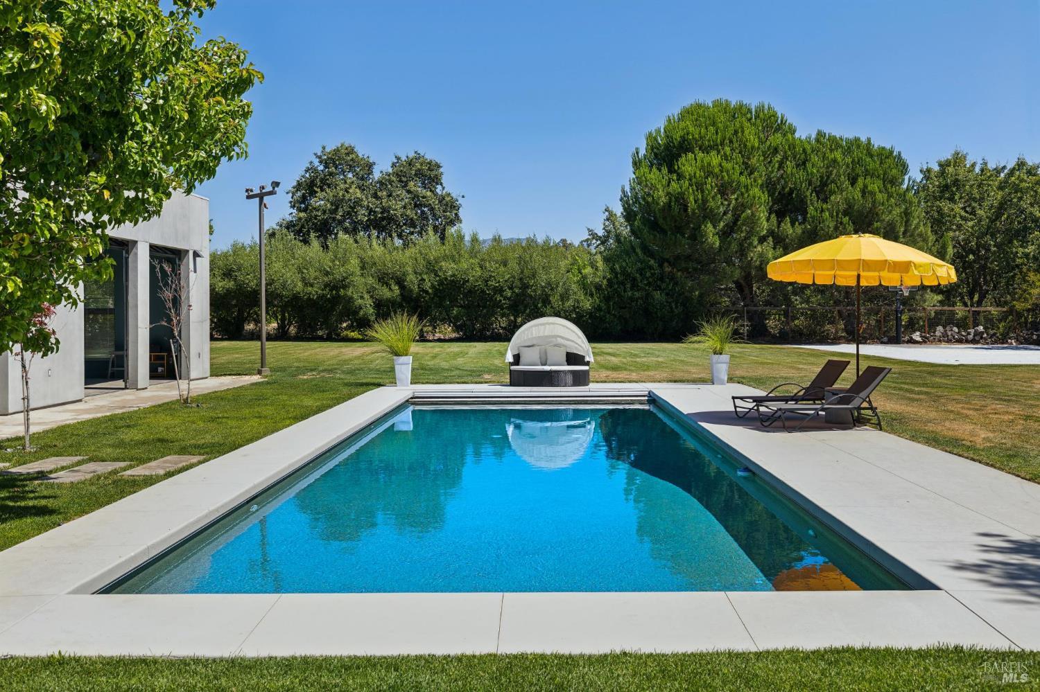 20420 5th Street E Sonoma CA 95476