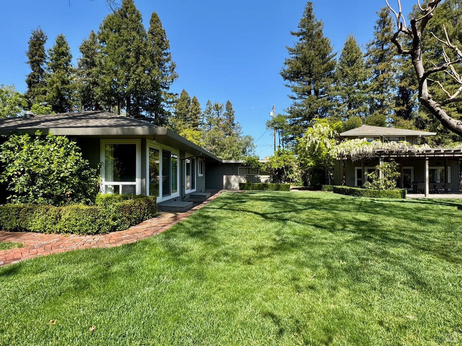 1701 Zinfandel Lane St. Helena CA 94574