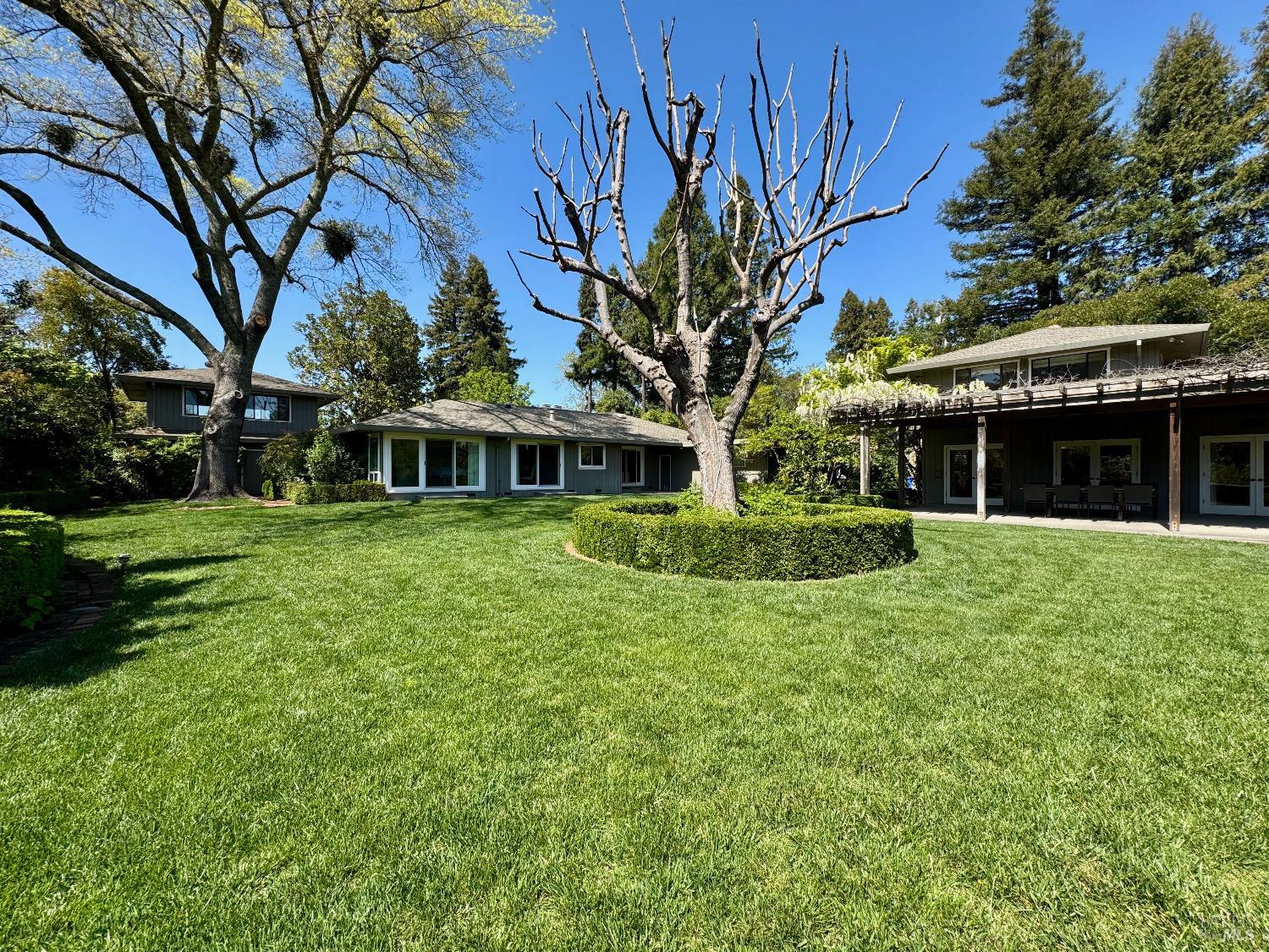1701 Zinfandel Lane St. Helena CA 94574