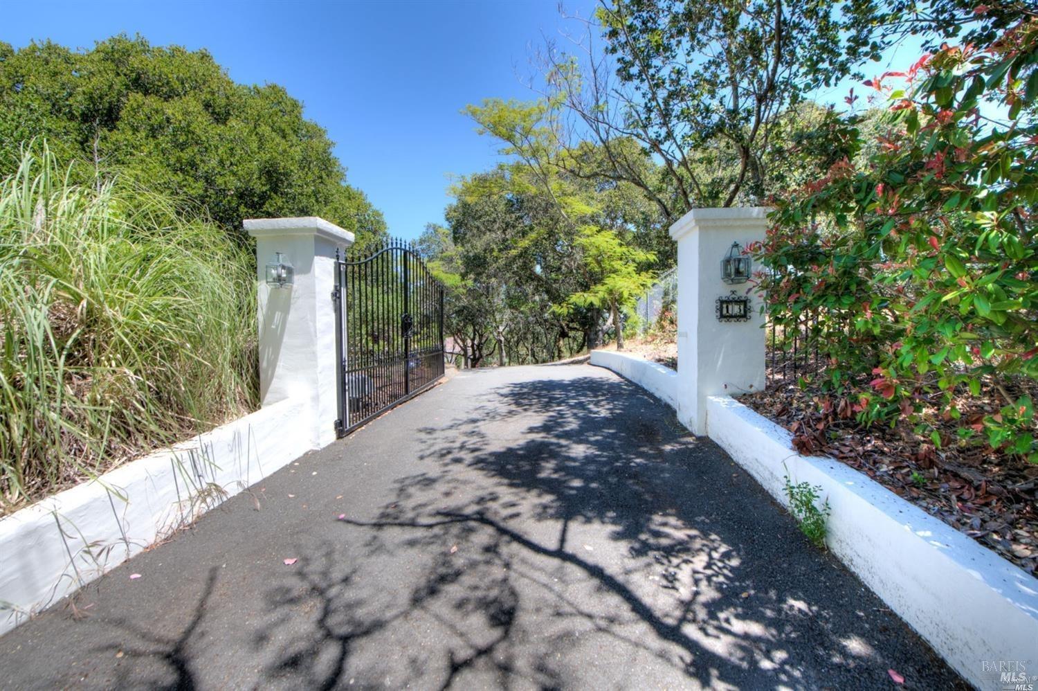 13 Black Oak Lane Novato CA 94947
