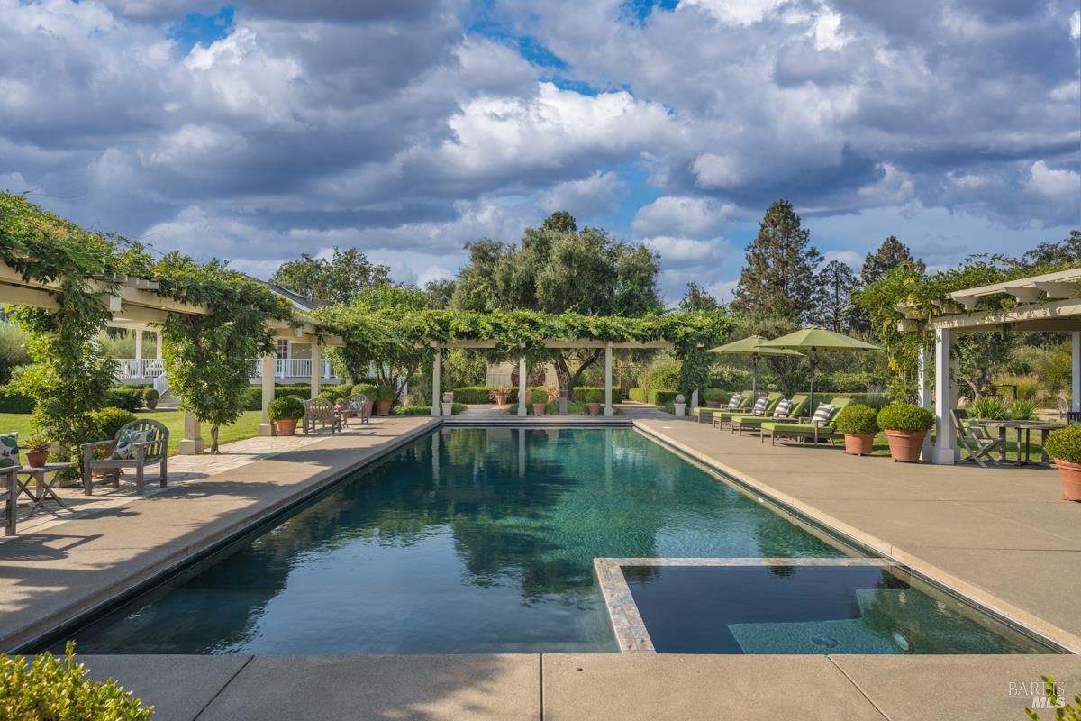 950 Mee Lane St. Helena CA 94574