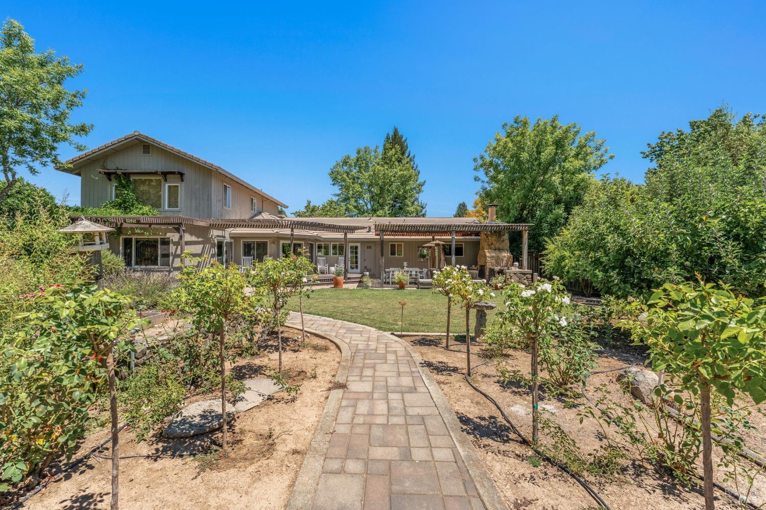 1690 Sylvaner Avenue St. Helena CA 94574