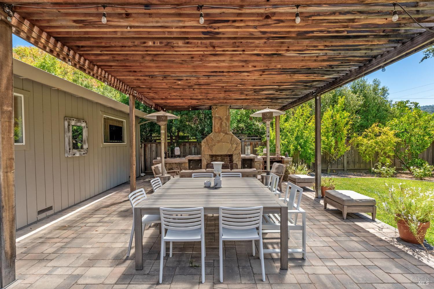 1690 Sylvaner Avenue St. Helena CA 94574