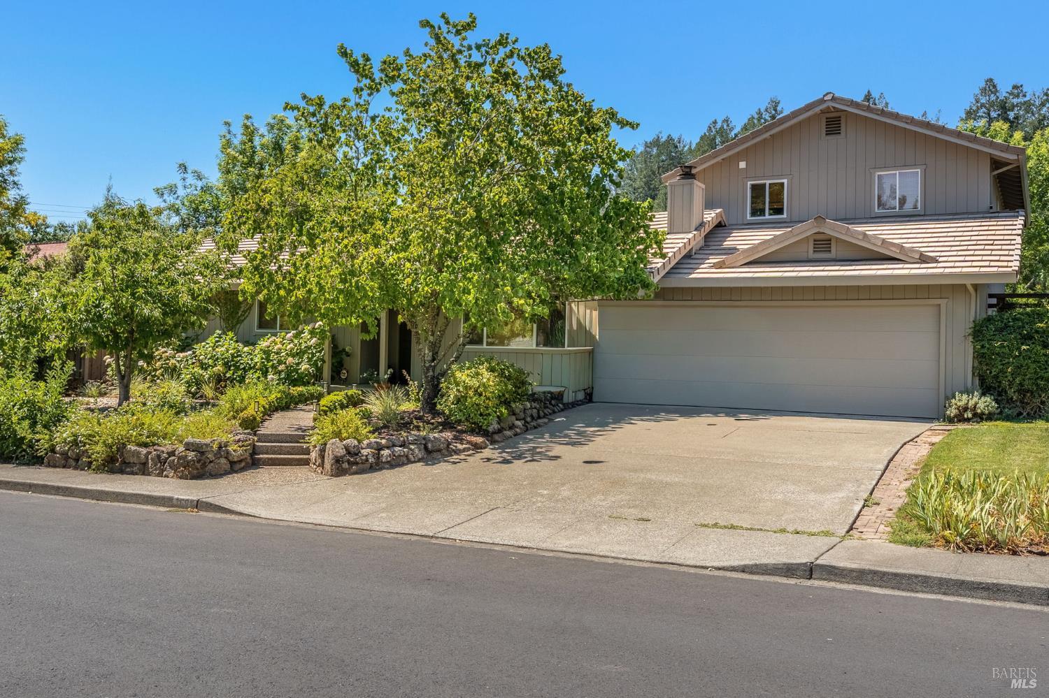 1690 Sylvaner Avenue St. Helena CA 94574