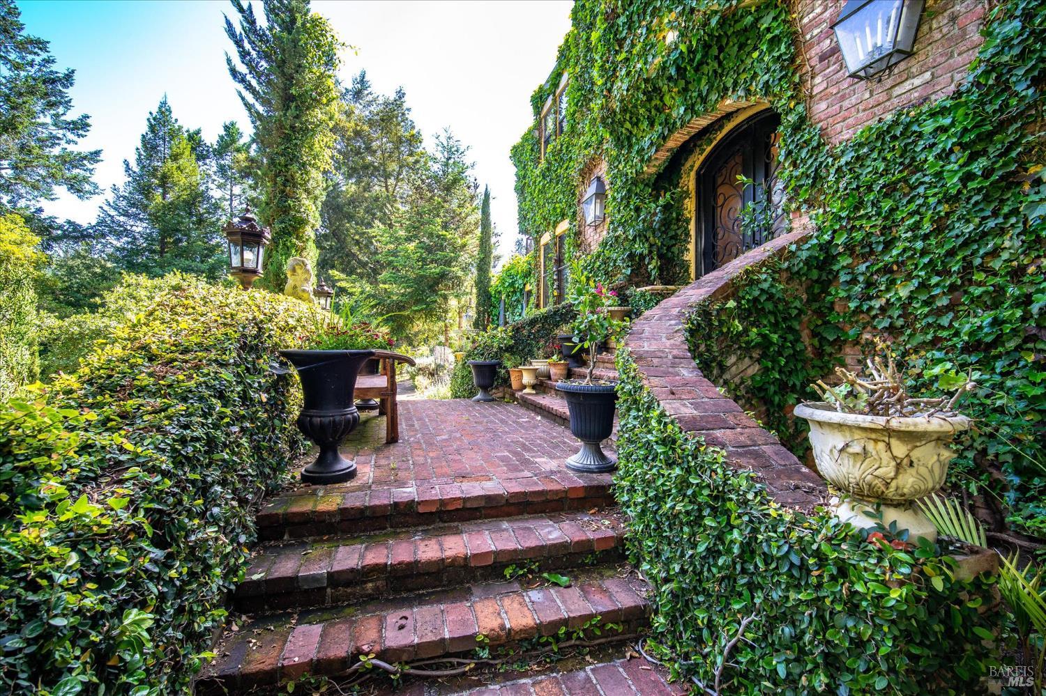 1412 Quail Court Santa Rosa CA 95404