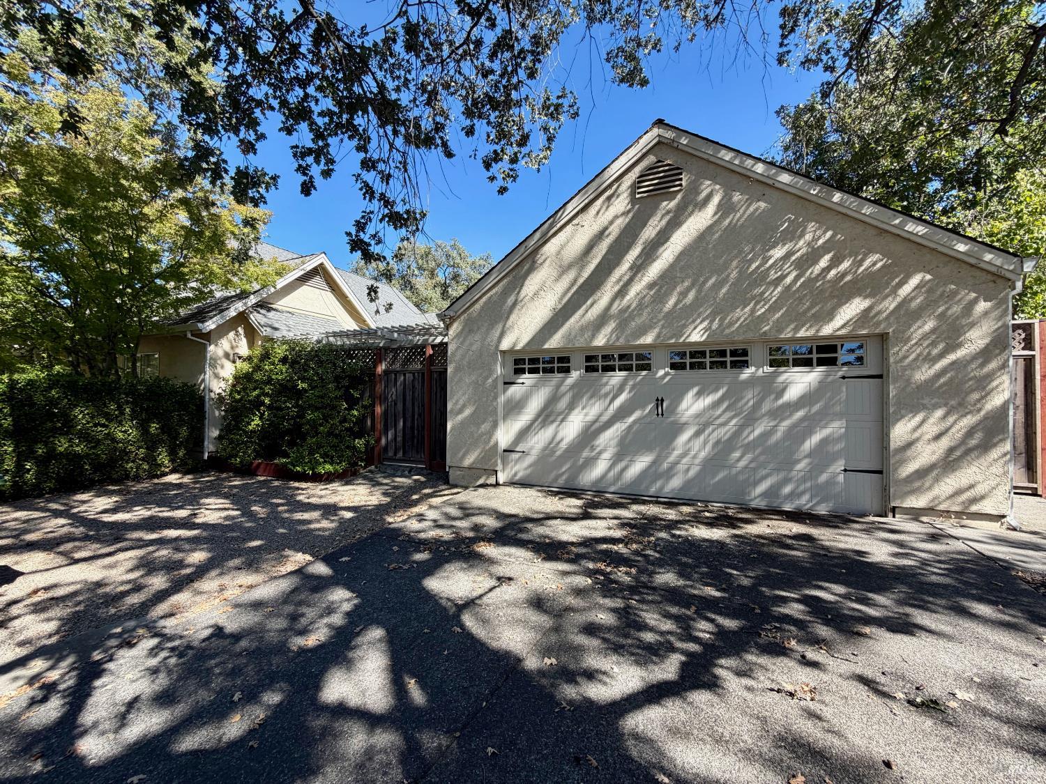 1185 Starr Avenue St. Helena CA 94574