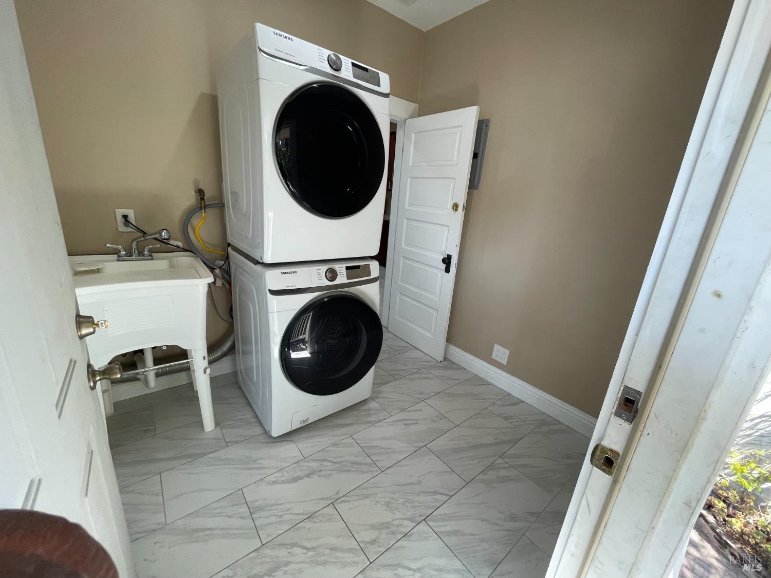 1920 Sonoma Boulevard Vallejo CA 94590