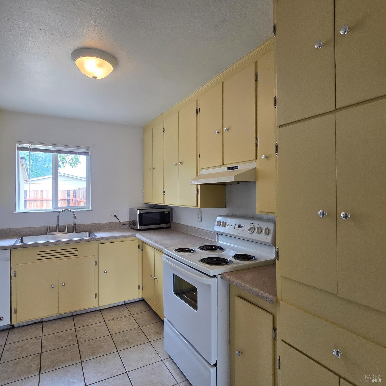 102 Laurel Street Vacaville CA 95688