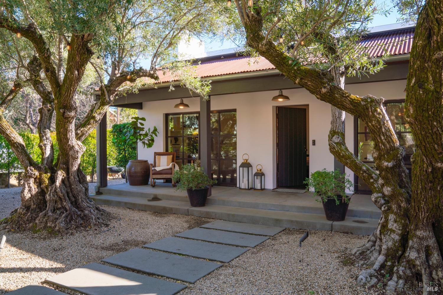 1811 Hillview Place St. Helena CA 94574