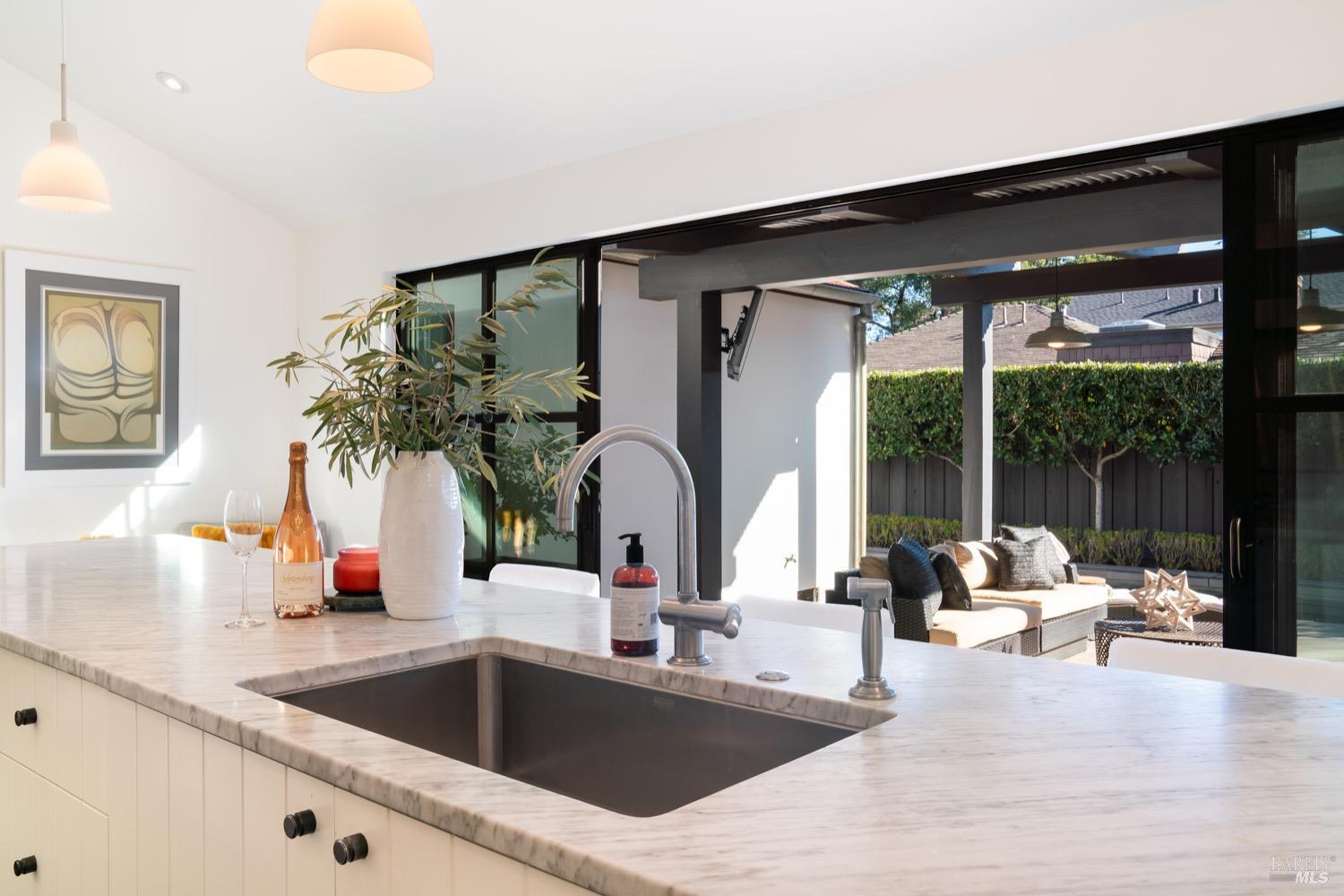 1811 Hillview Place St. Helena CA 94574
