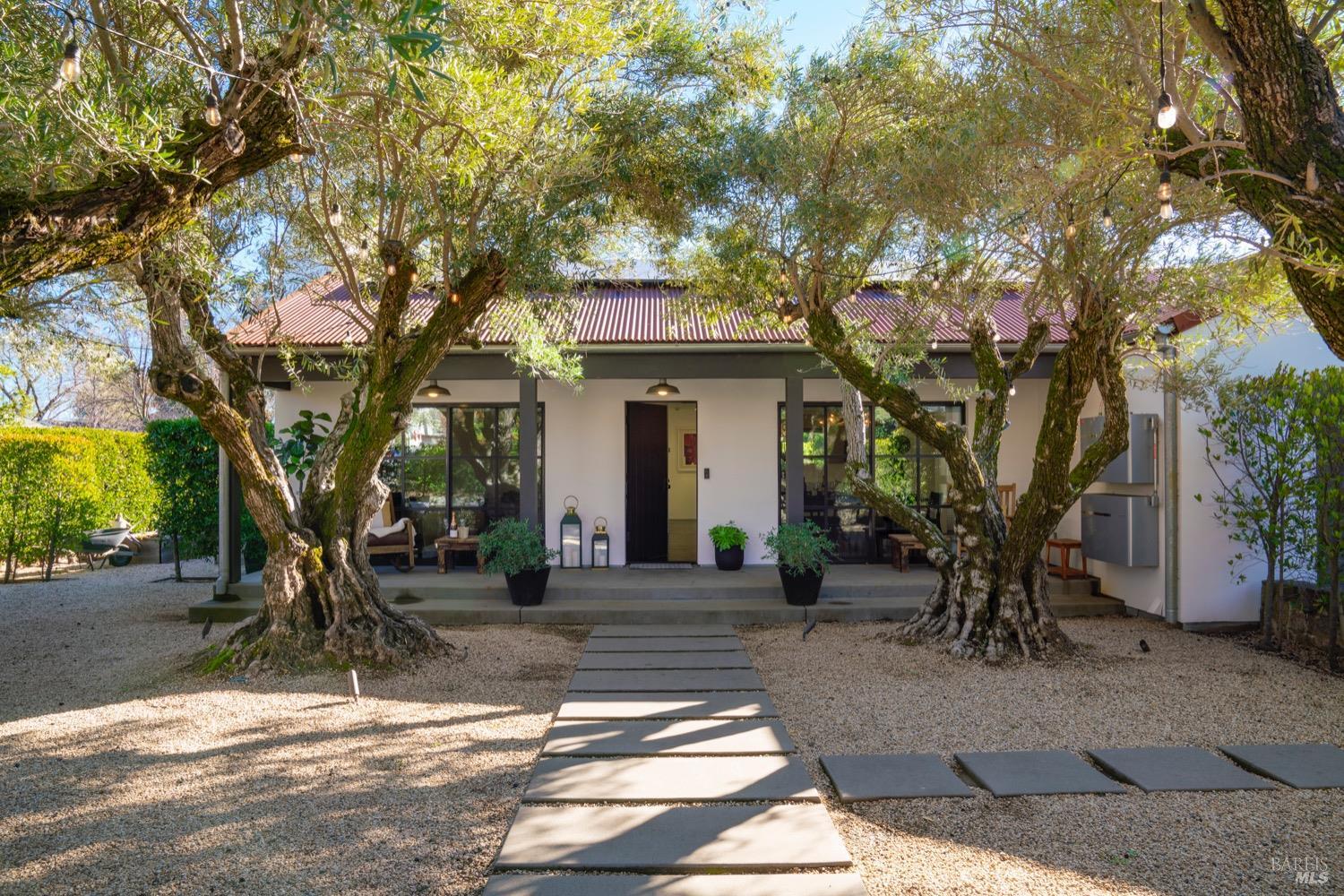 1811 Hillview Place St. Helena CA 94574