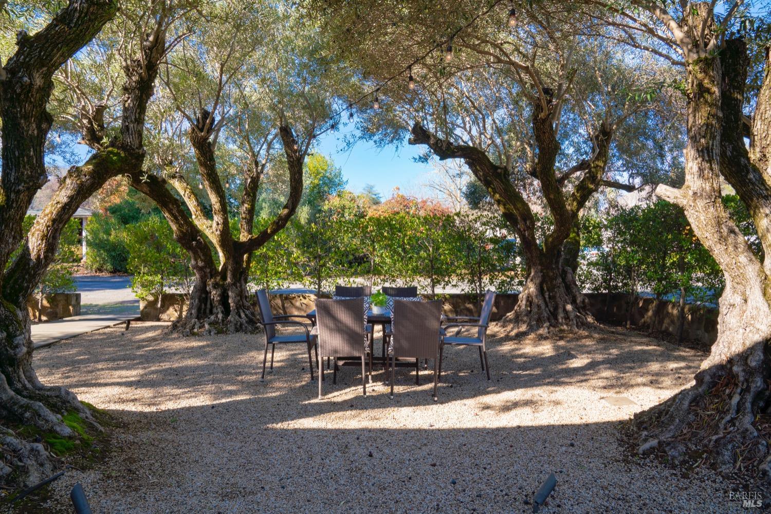 1811 Hillview Place St. Helena CA 94574