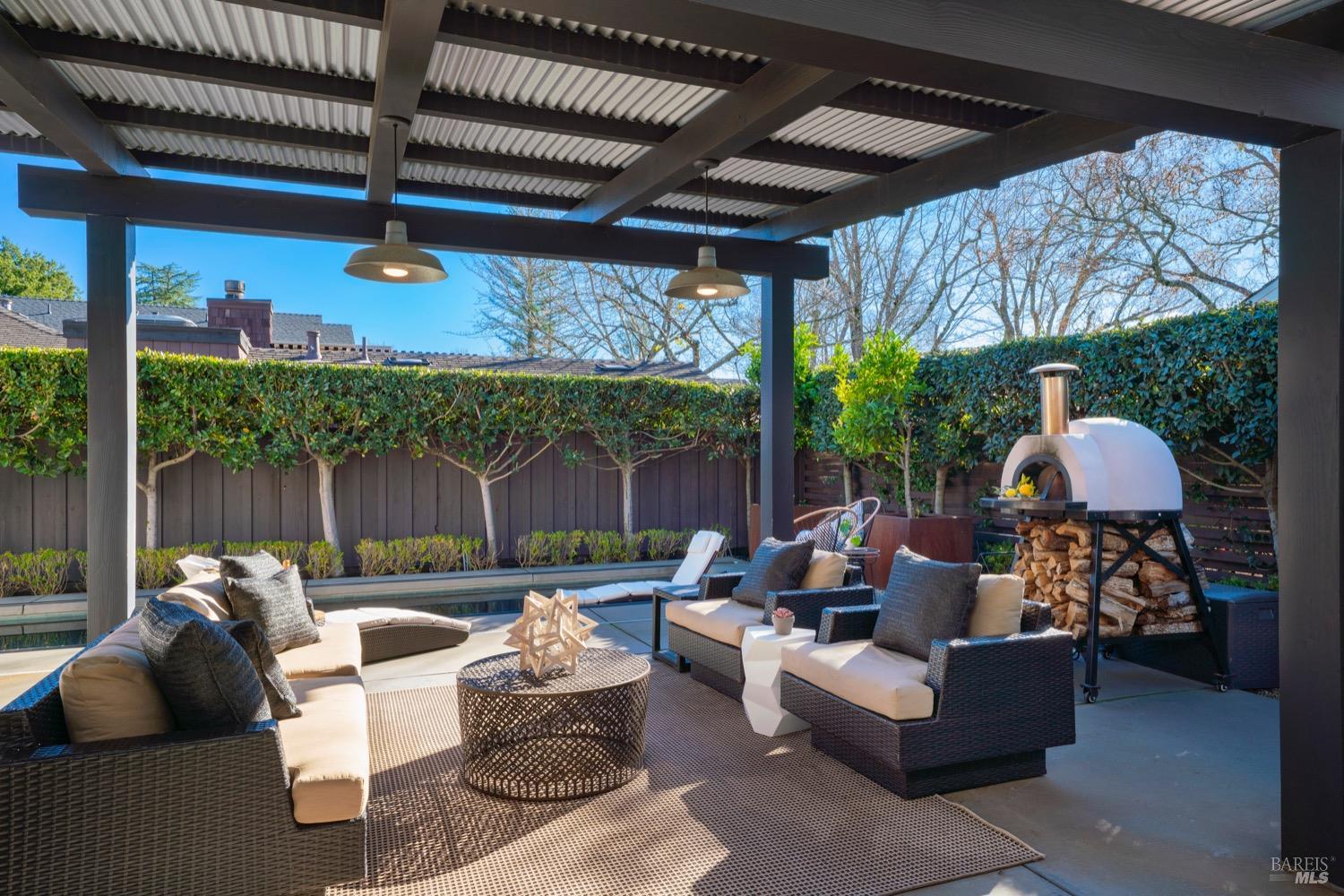 1811 Hillview Place St. Helena CA 94574