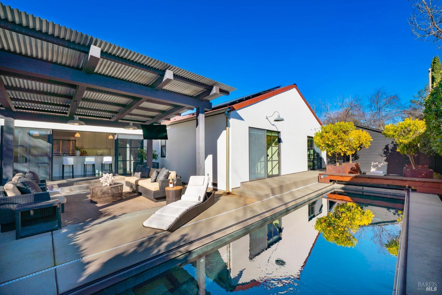 1811 Hillview Place St. Helena CA 94574