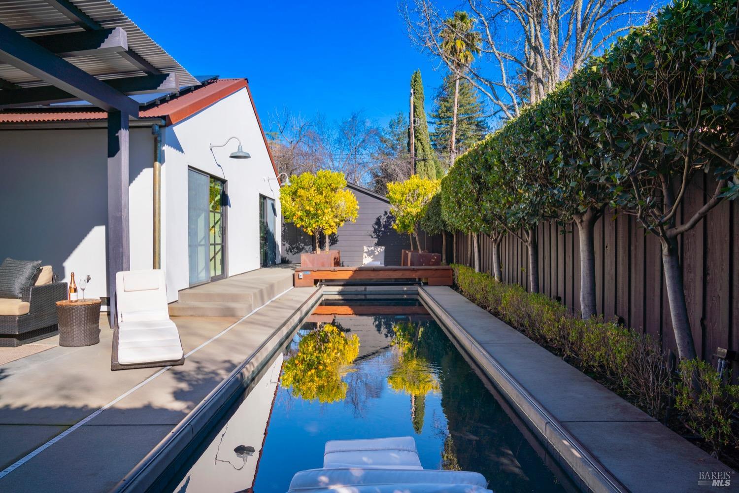 1811 Hillview Place St. Helena CA 94574
