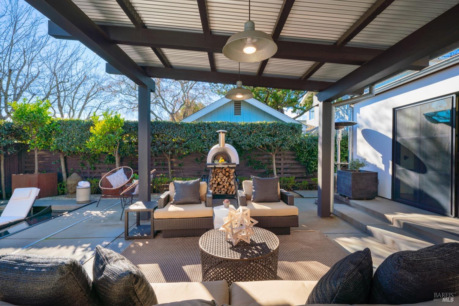 1811 Hillview Place St. Helena CA 94574