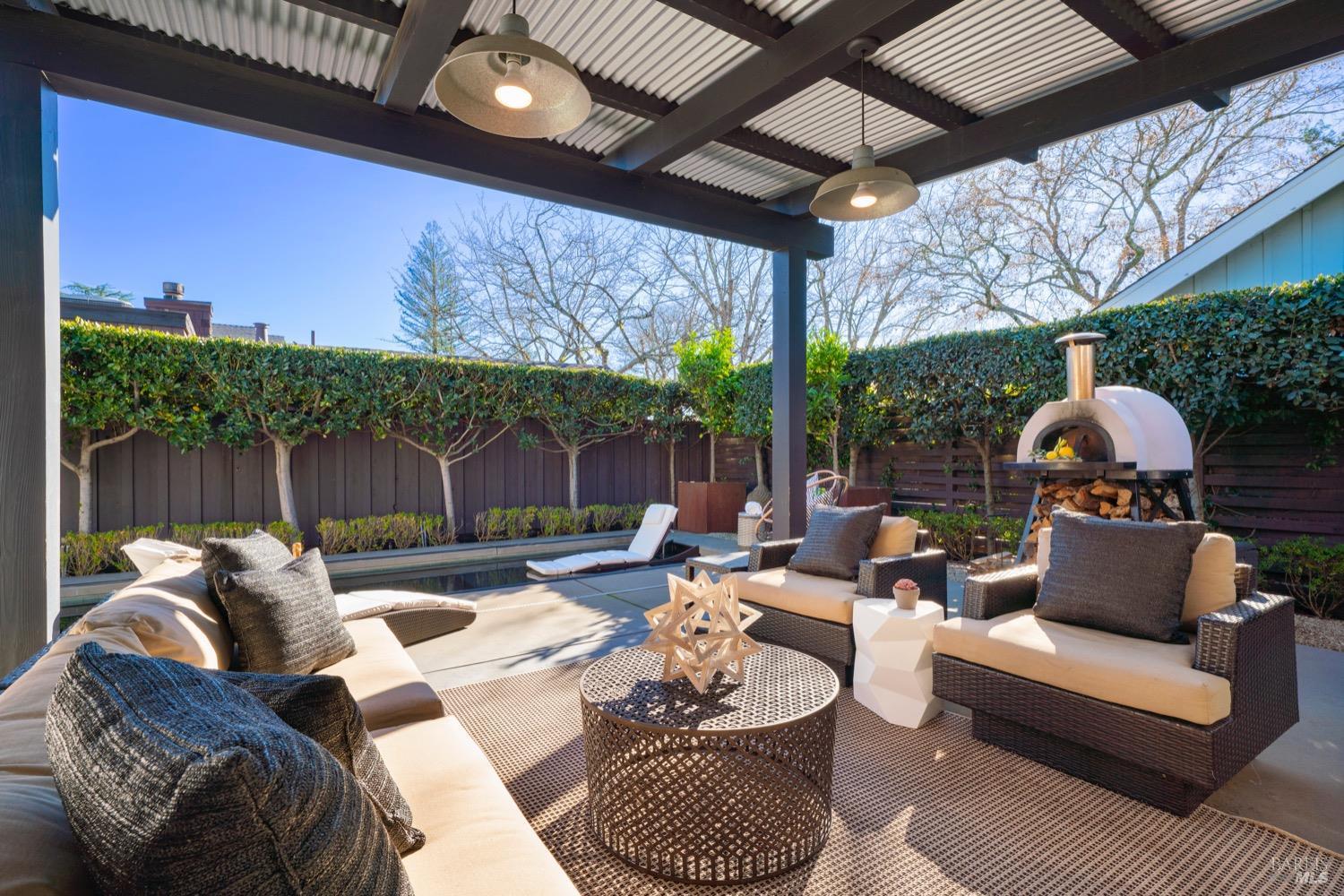 1811 Hillview Place St. Helena CA 94574