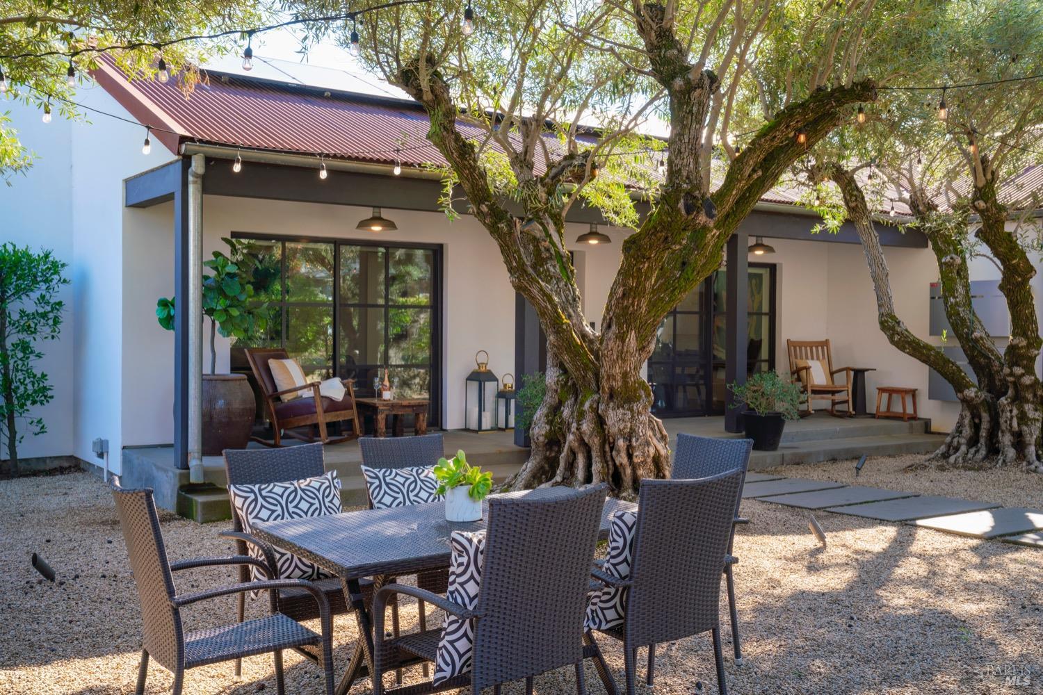 1811 Hillview Place St. Helena CA 94574