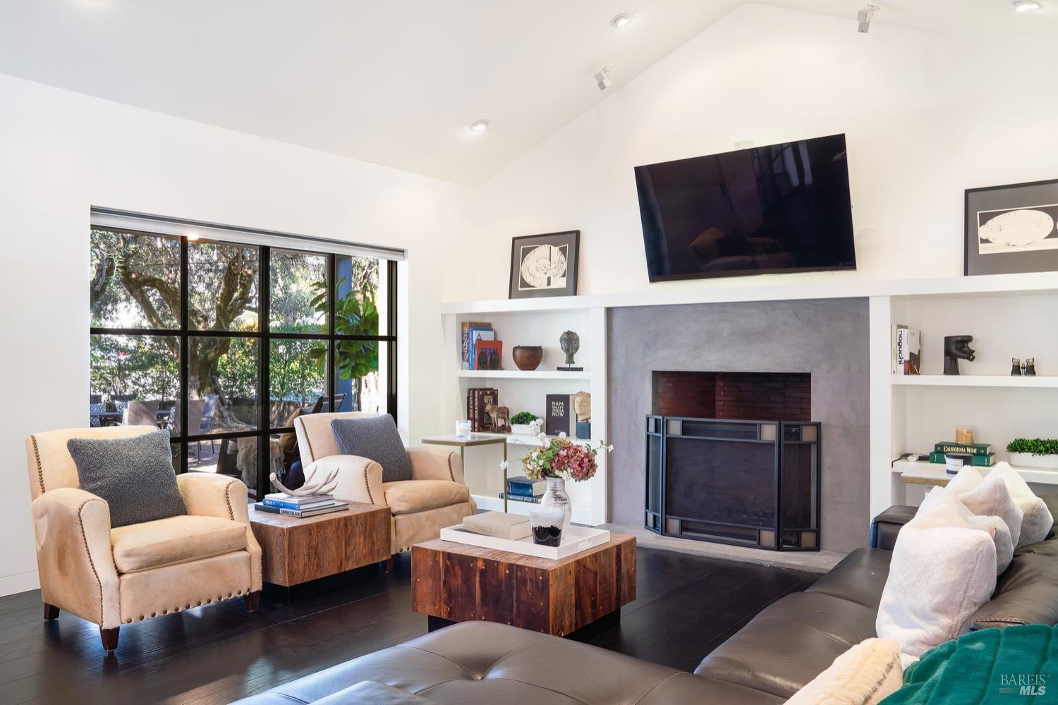 1811 Hillview Place St. Helena CA 94574