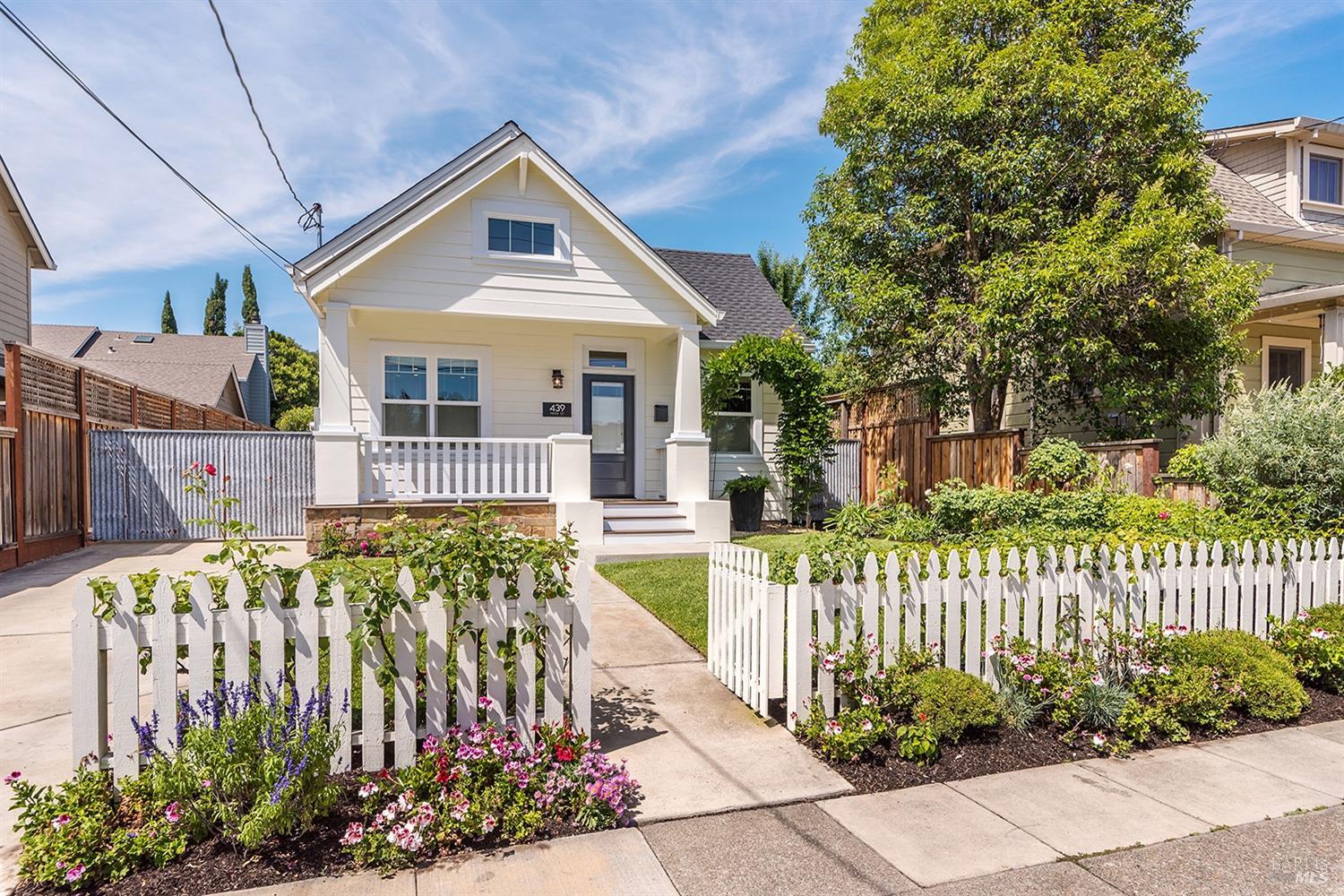 439 Piper Street Healdsburg CA 95448