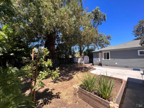 2109 Montecito Avenue Santa Rosa CA 95404