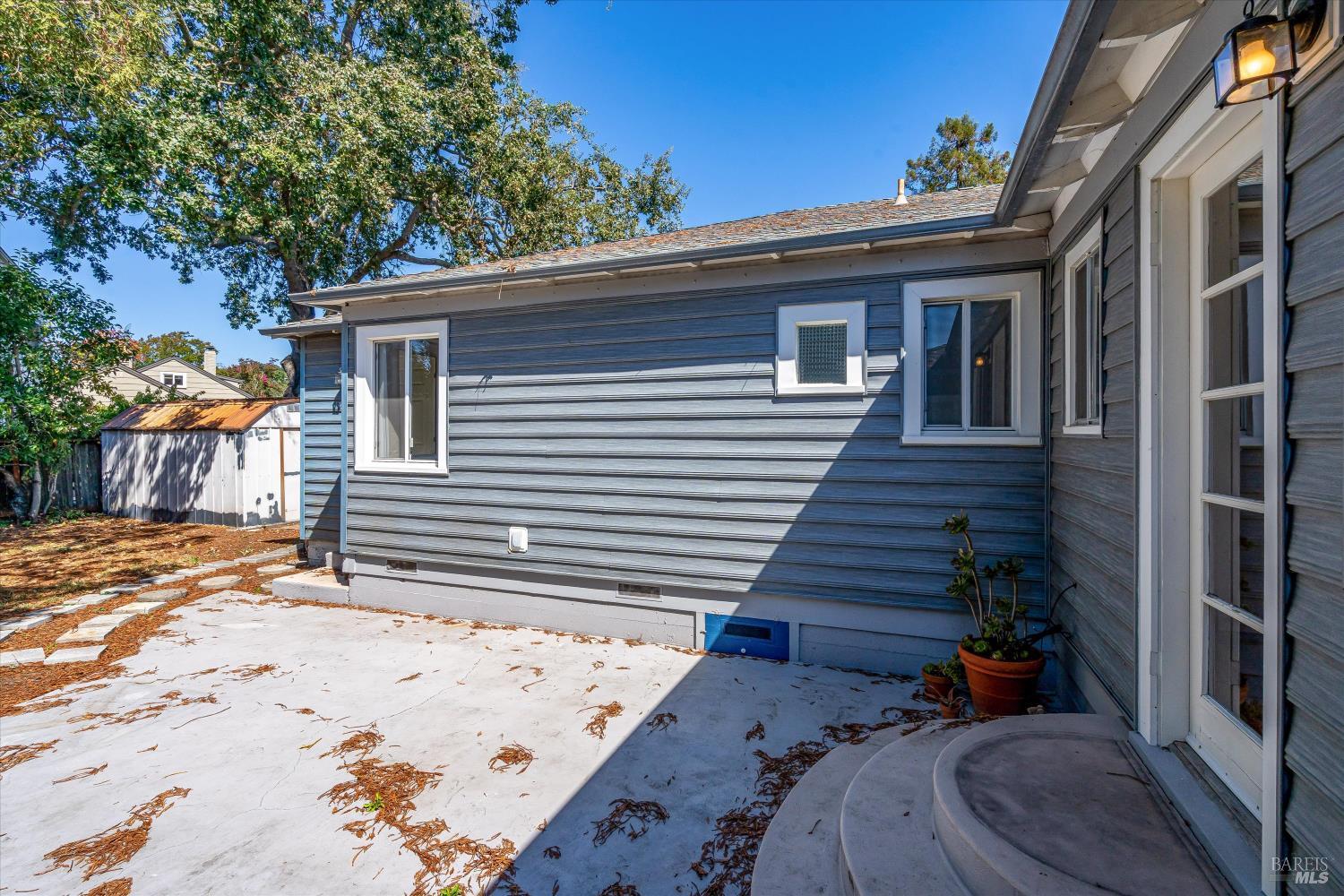 2109 Montecito Avenue Santa Rosa CA 95404