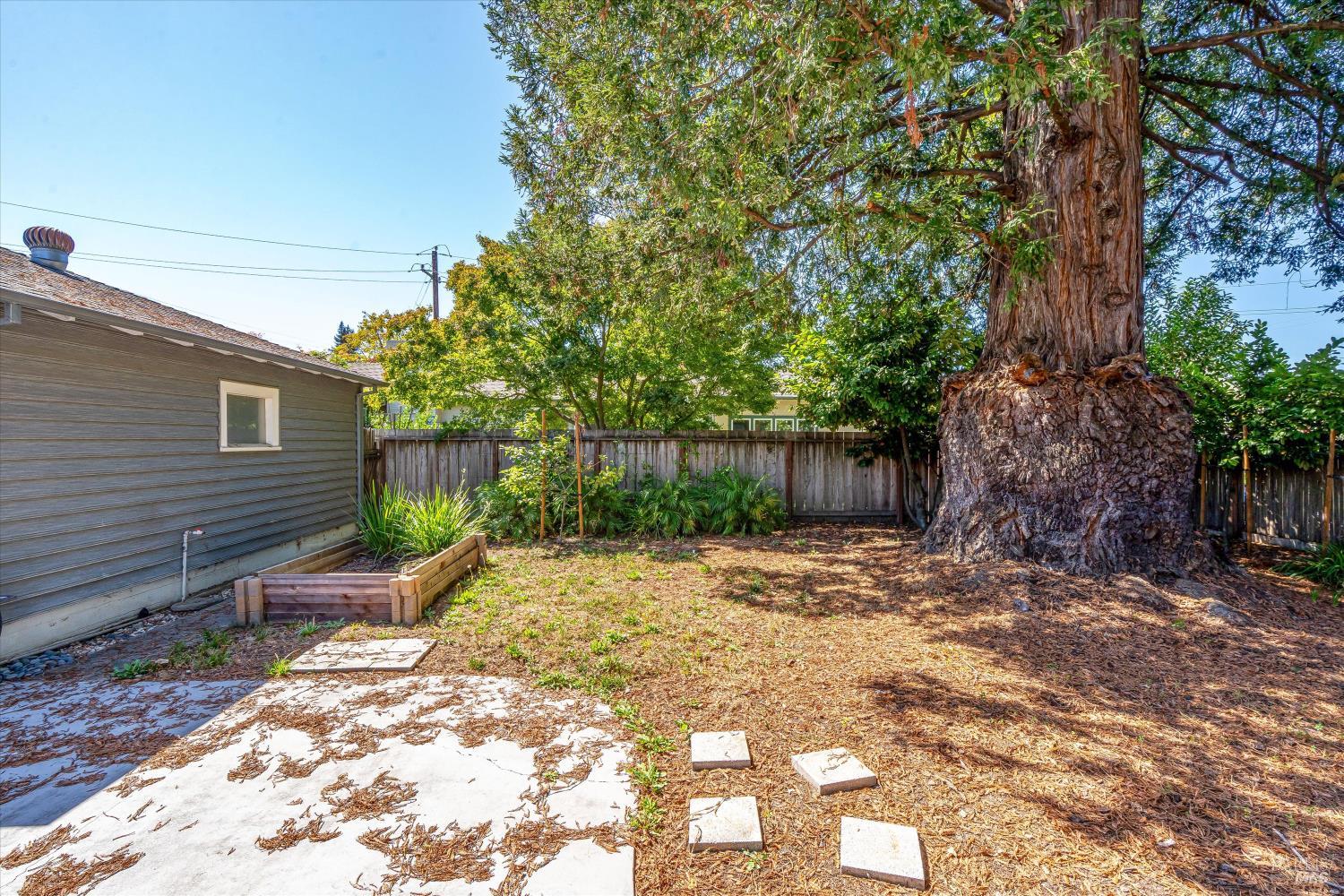 2109 Montecito Avenue Santa Rosa CA 95404