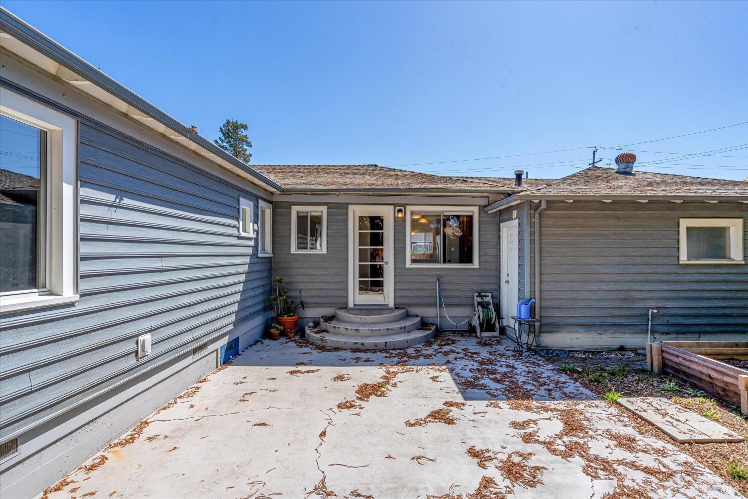 2109 Montecito Avenue Santa Rosa CA 95404