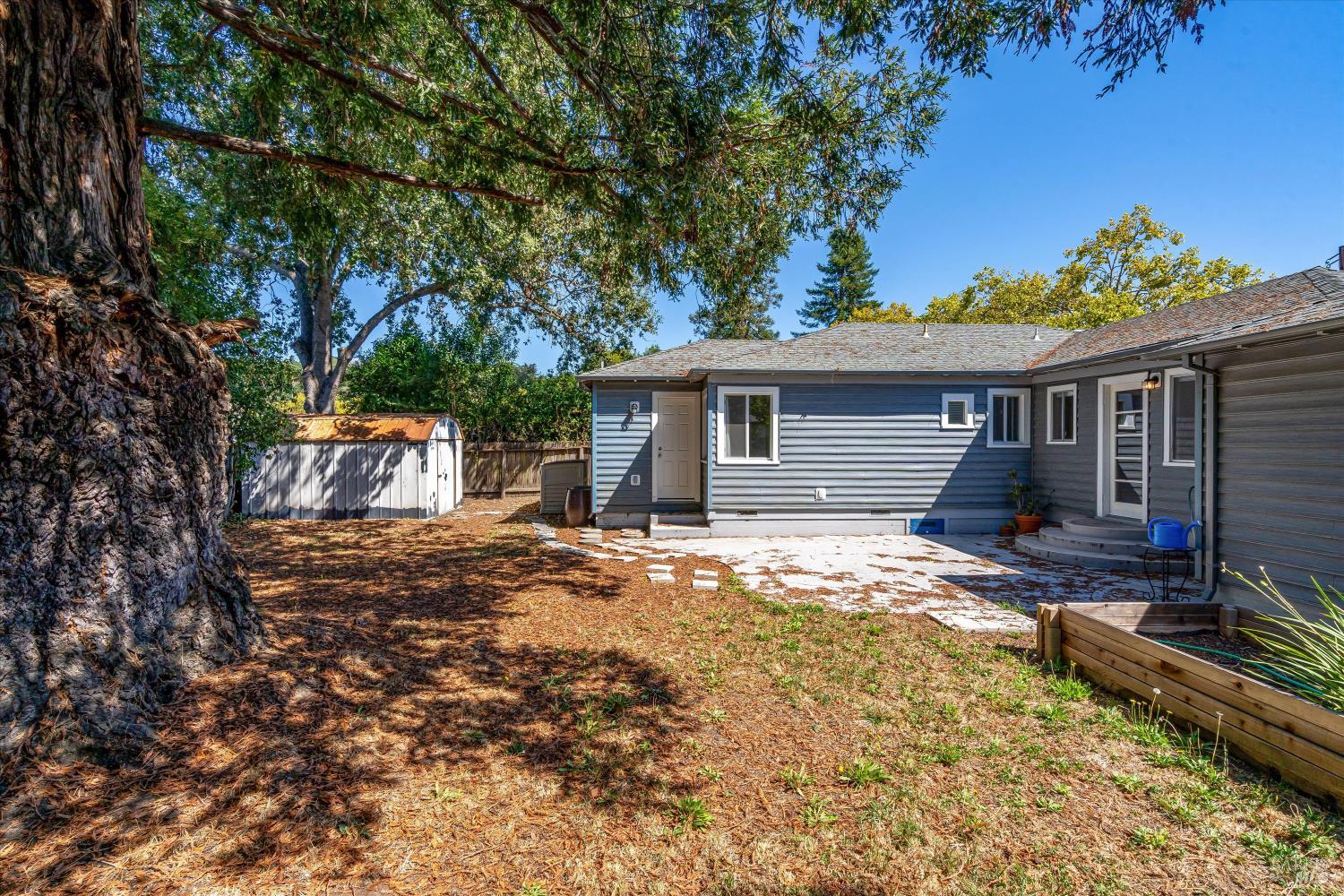 2109 Montecito Avenue Santa Rosa CA 95404