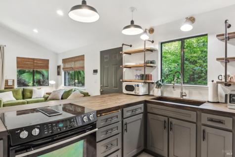 10 Angelica Court Novato CA 94947