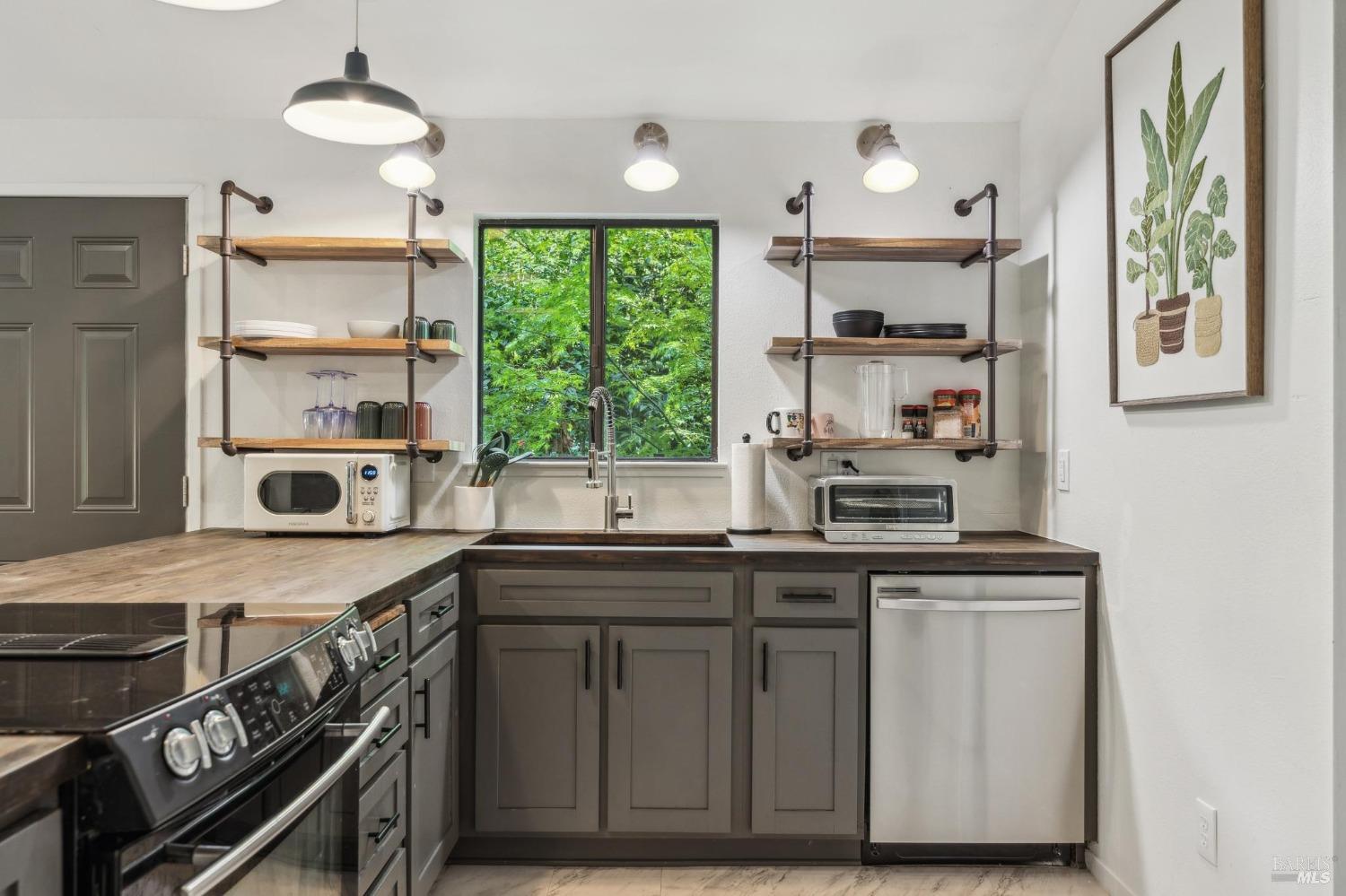 10 Angelica Court Novato CA 94947