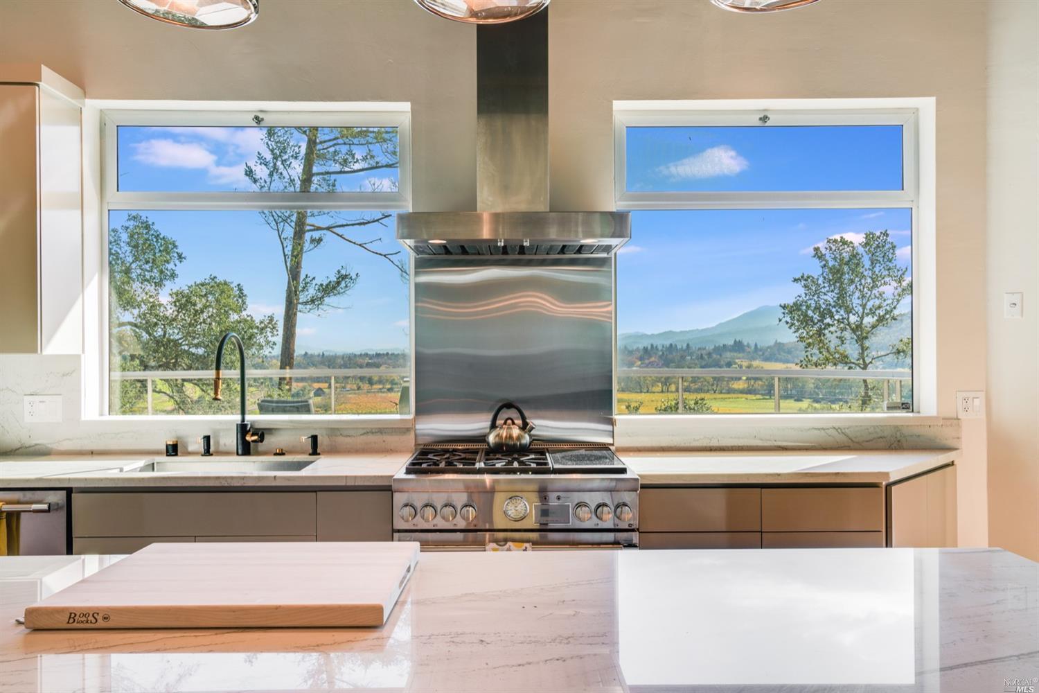 9 Bournemouth Road St. Helena CA 94574