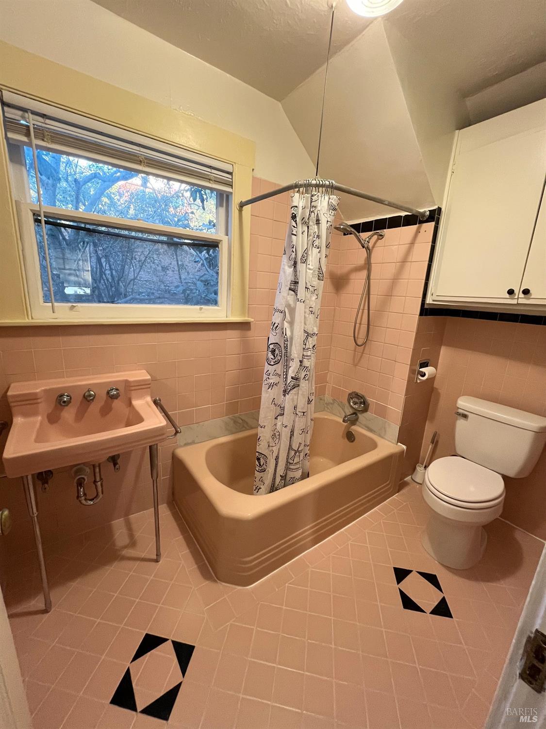 118 B Street Vallejo CA 94590
