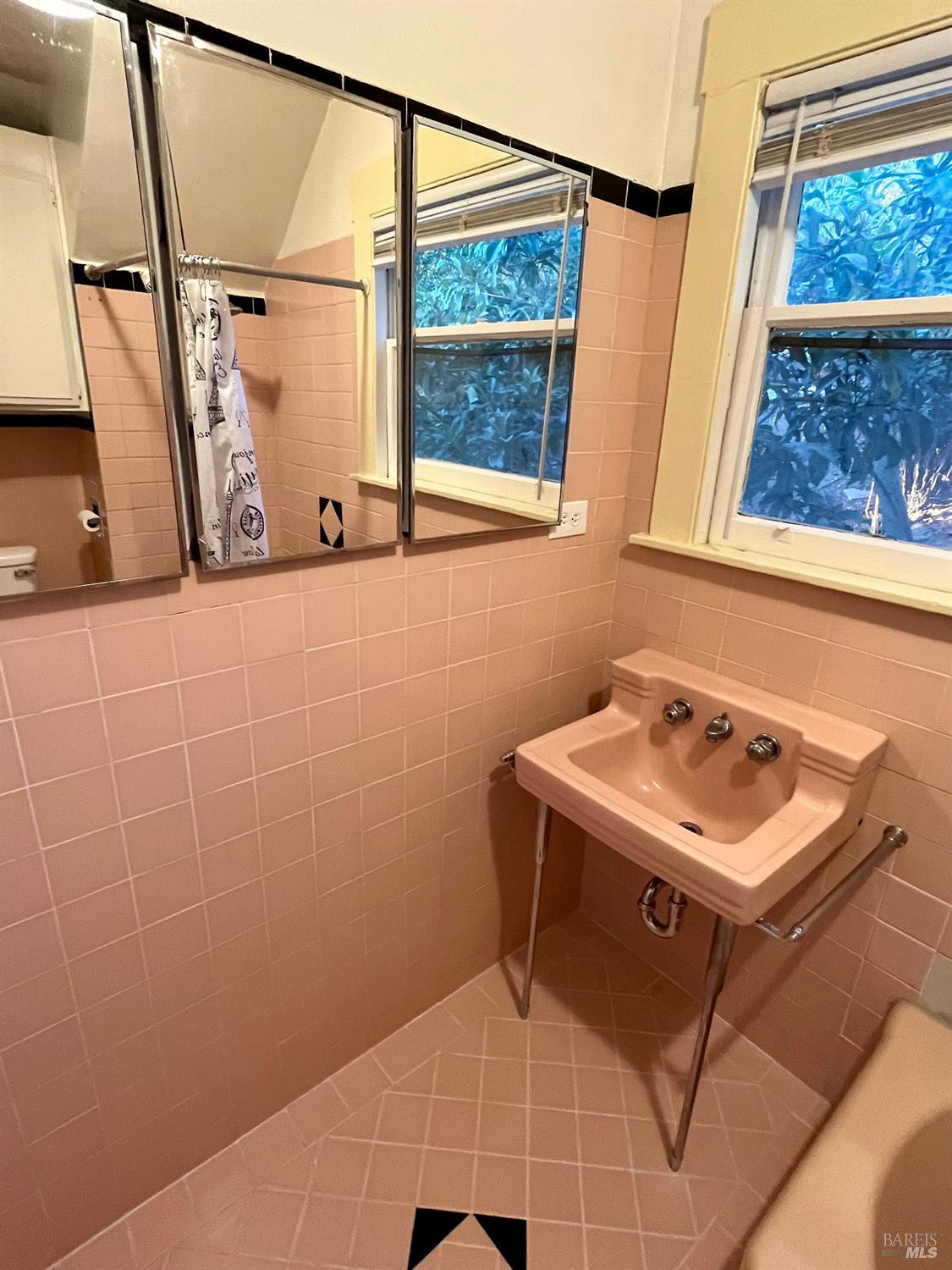 118 B Street Vallejo CA 94590
