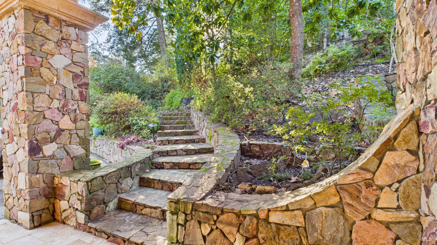 3225 W Dry Creek Road Healdsburg CA 95448