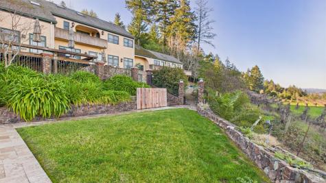 3225 W Dry Creek Road Healdsburg CA 95448