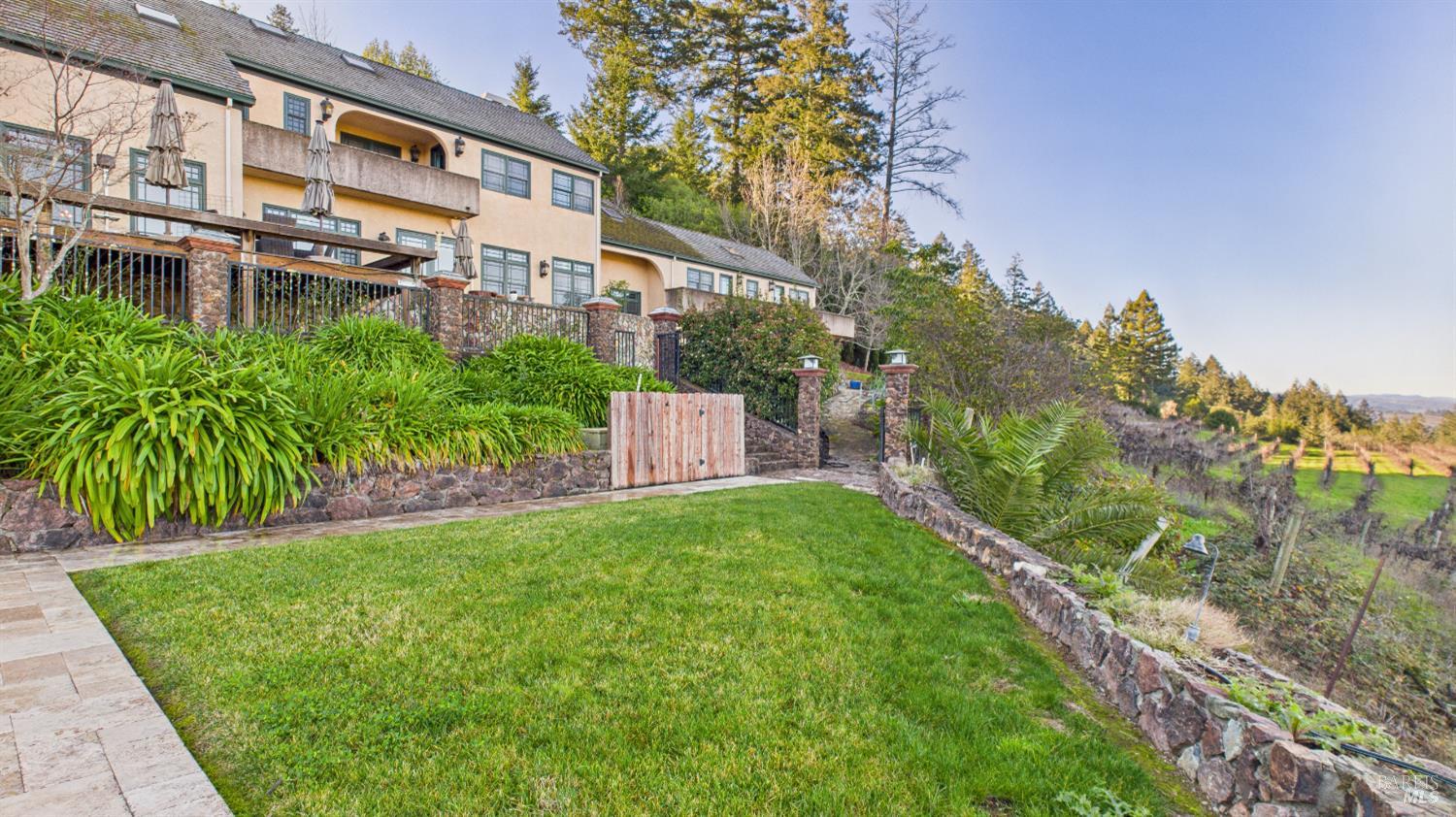 3225 W Dry Creek Road Healdsburg CA 95448