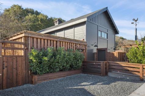 303 Bodega Avenue Petaluma CA 94952